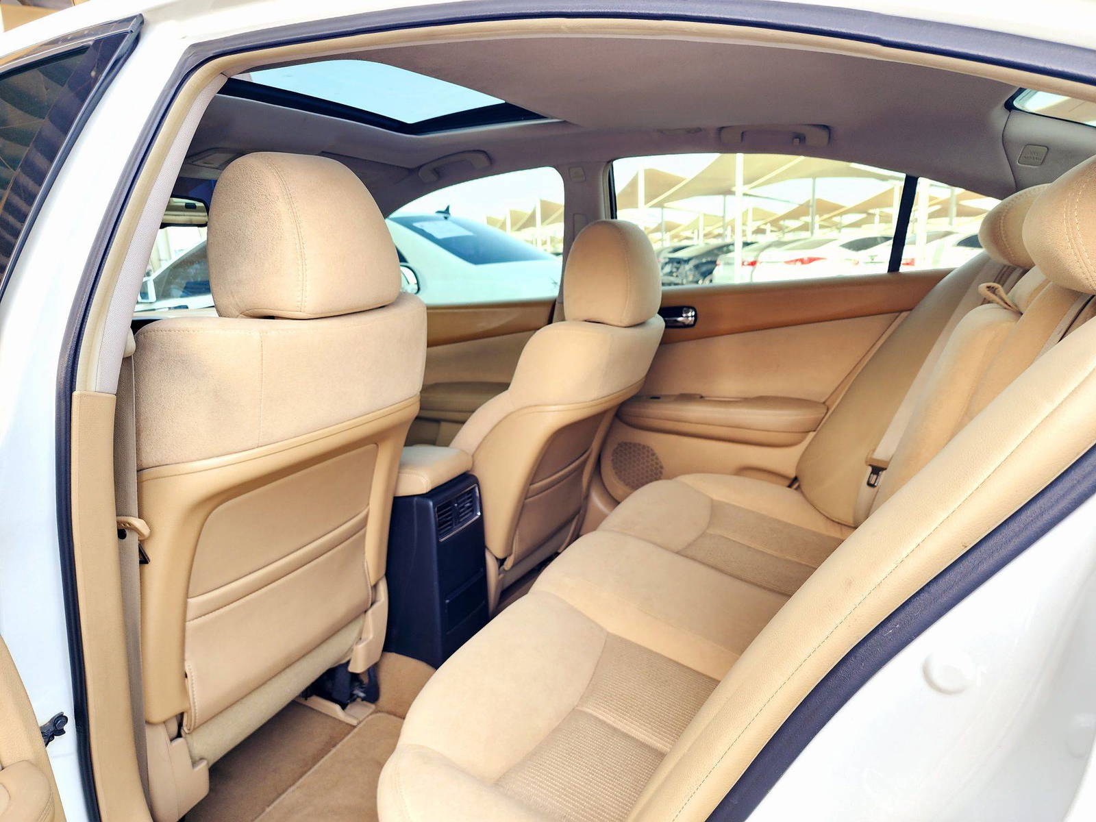 2011 NISSAN MAXIMA — 195247 KM — Lot 8BC811868 — Souq - Marhaba Auctions Used Cars - Image 6