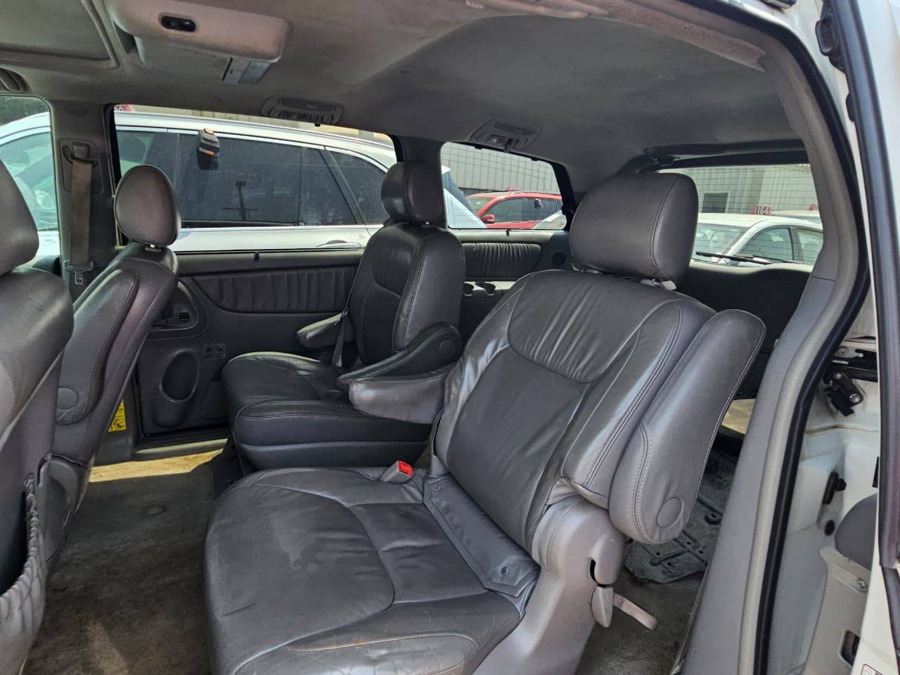 2008 TOYOTA SIENNA — 302029 Miles — Lot 137990 — Main - Marhaba Auctions Used Cars - Image 7