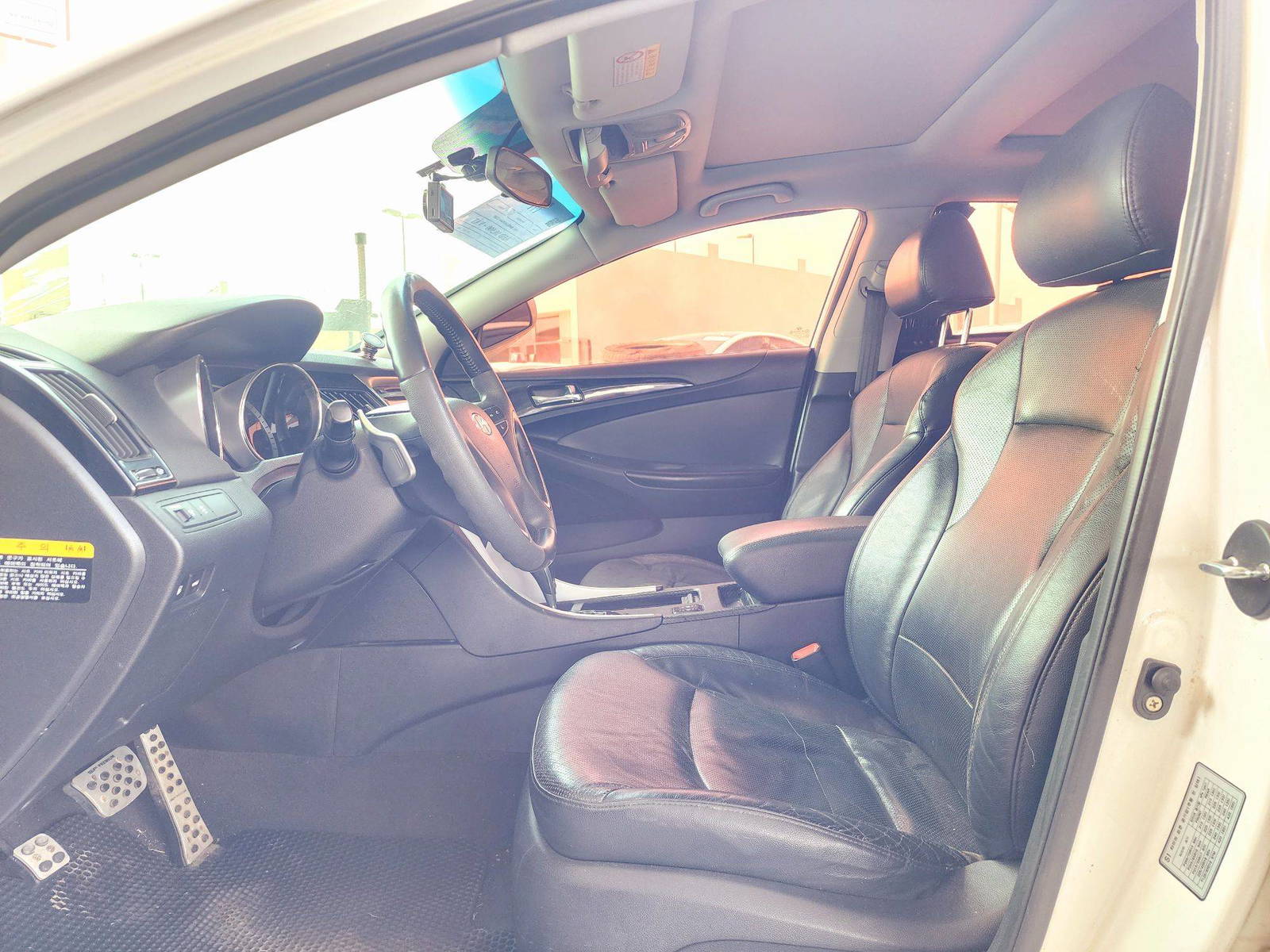 2010 HYUNDAI SONATA — 202166 KM — Lot 122355 — Souq - Marhaba Auctions Used Cars - Image 9