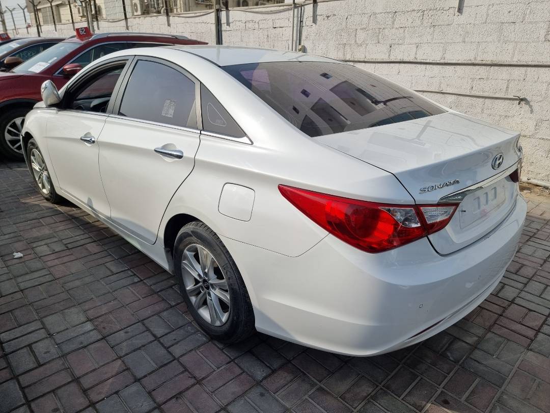 2011 HYUNDAI SONATA — 197630 KM — Lot 340159 — Souq - Marhaba Auctions Used Cars - Image 5
