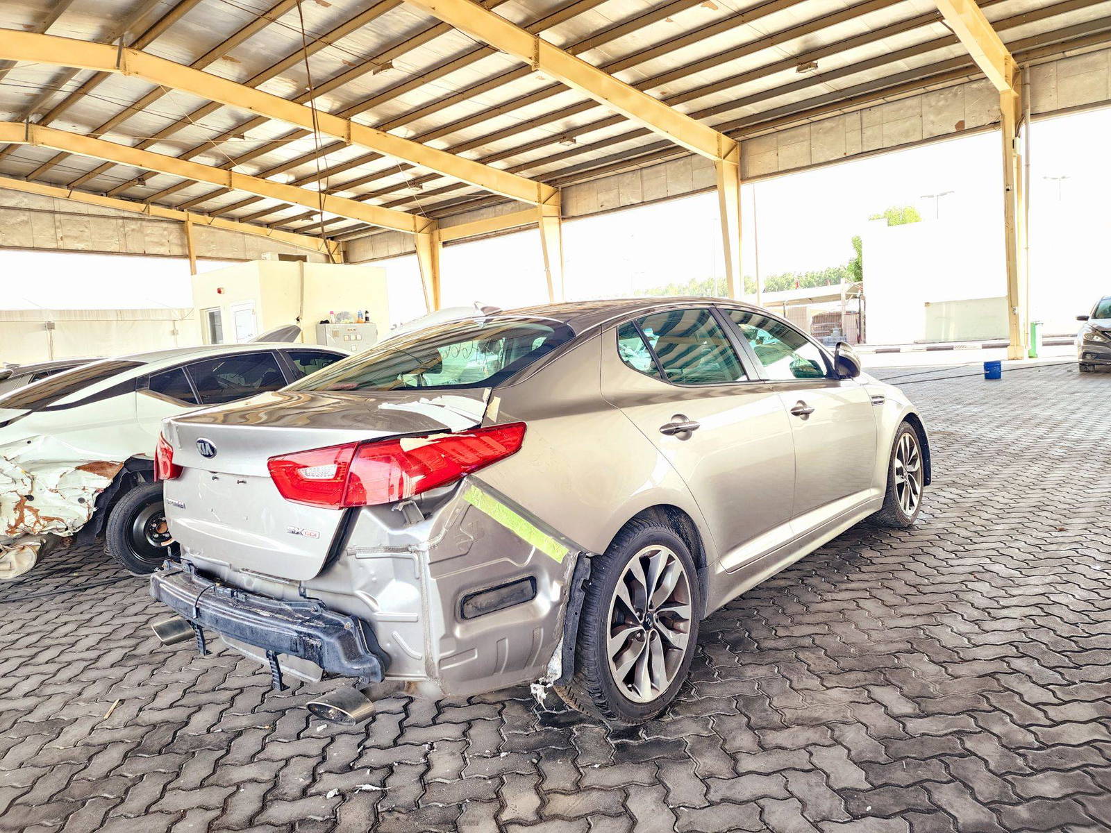 2015 KIA OPTIMA — 170996 Miles — Lot 77FG476664 — Souq - Marhaba Auctions Used Cars - Image 4