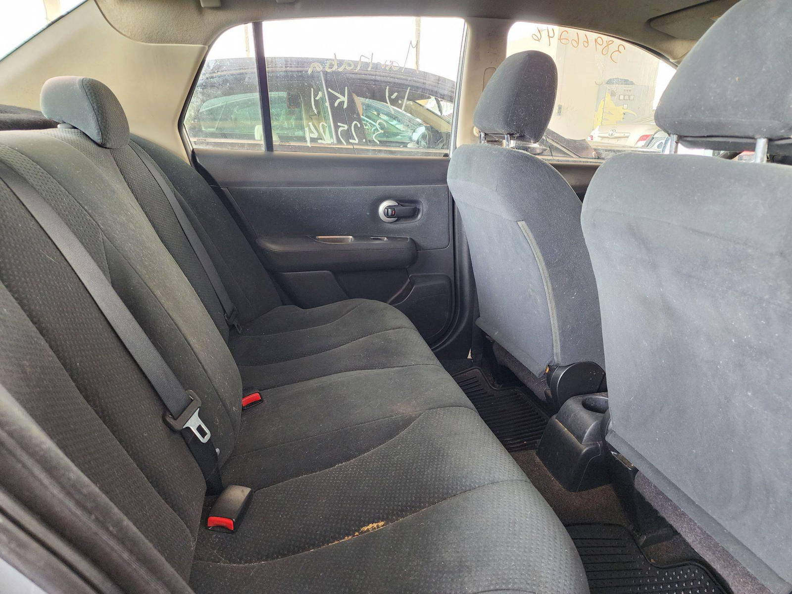 2010 NISSAN VERSA — 180090 Miles — Lot 38966246 — Souq - Marhaba Auctions Used Cars - Image 4