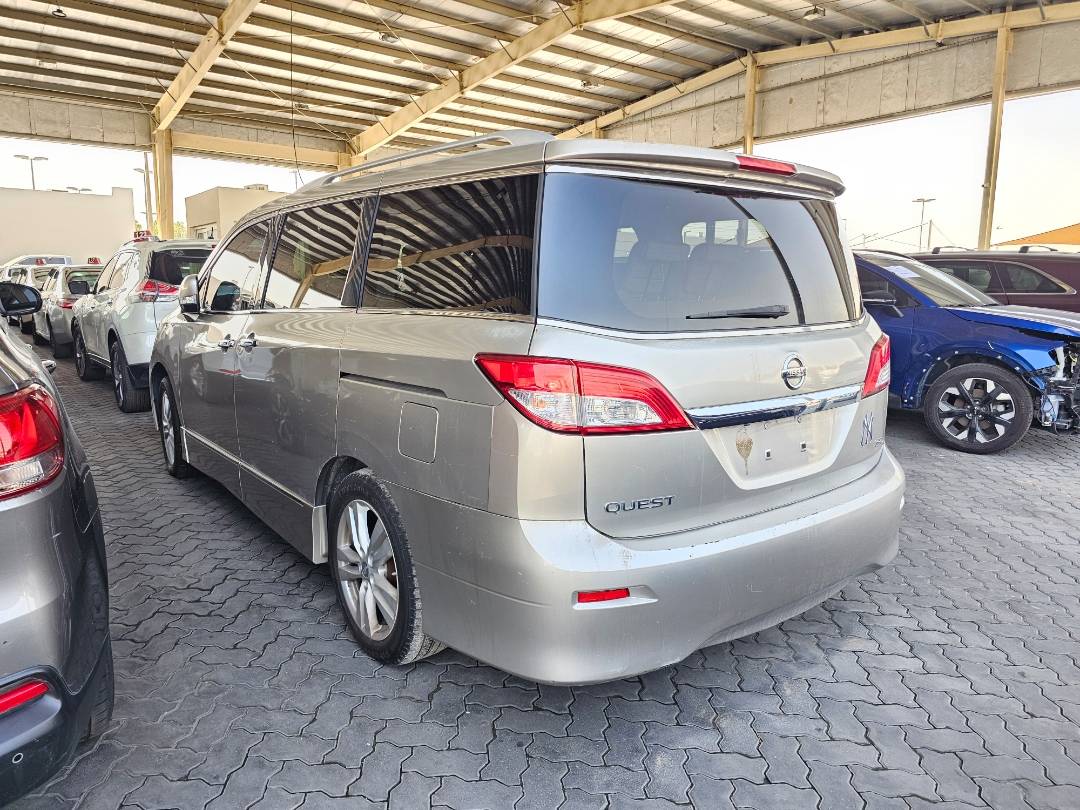 NISSAN QUEST 2011 vehicle photo