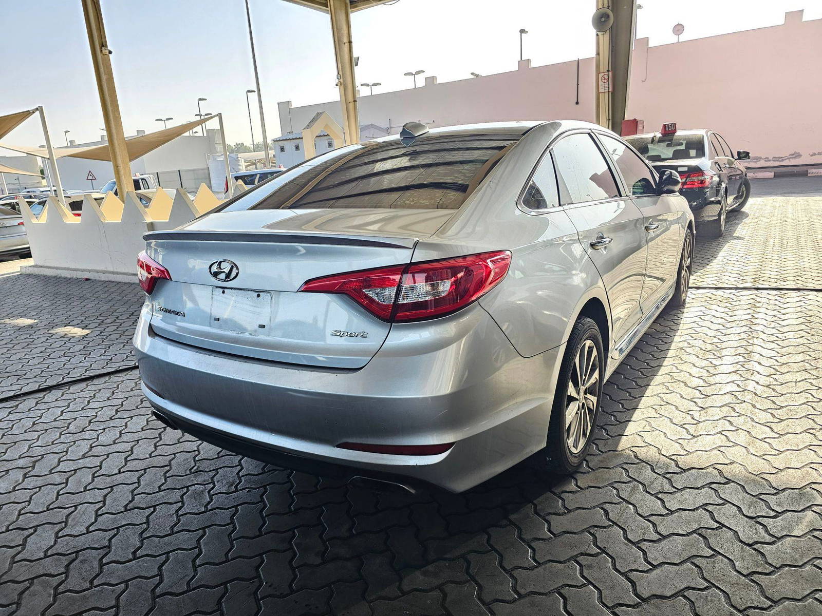2016 HYUNDAI SONATA — 156565 Miles — Lot 43306788 — Souq - Marhaba Auctions Used Cars - Image 4