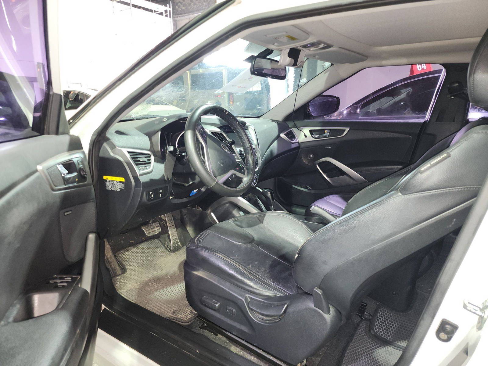 2012 HYUNDAI VELOSTER — 150993 KM — Lot 6579 — Main - Marhaba Auctions Used Cars - Image 9
