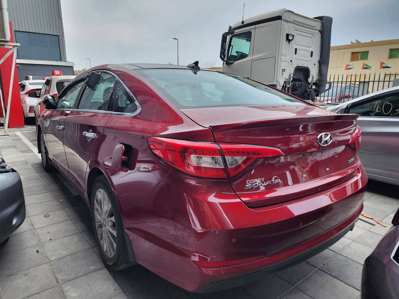 2015 HYUNDAI SONATA — 252755 KM — Lot 52746 — Al Quoz - Marhaba Auctions Used Cars - Image 6