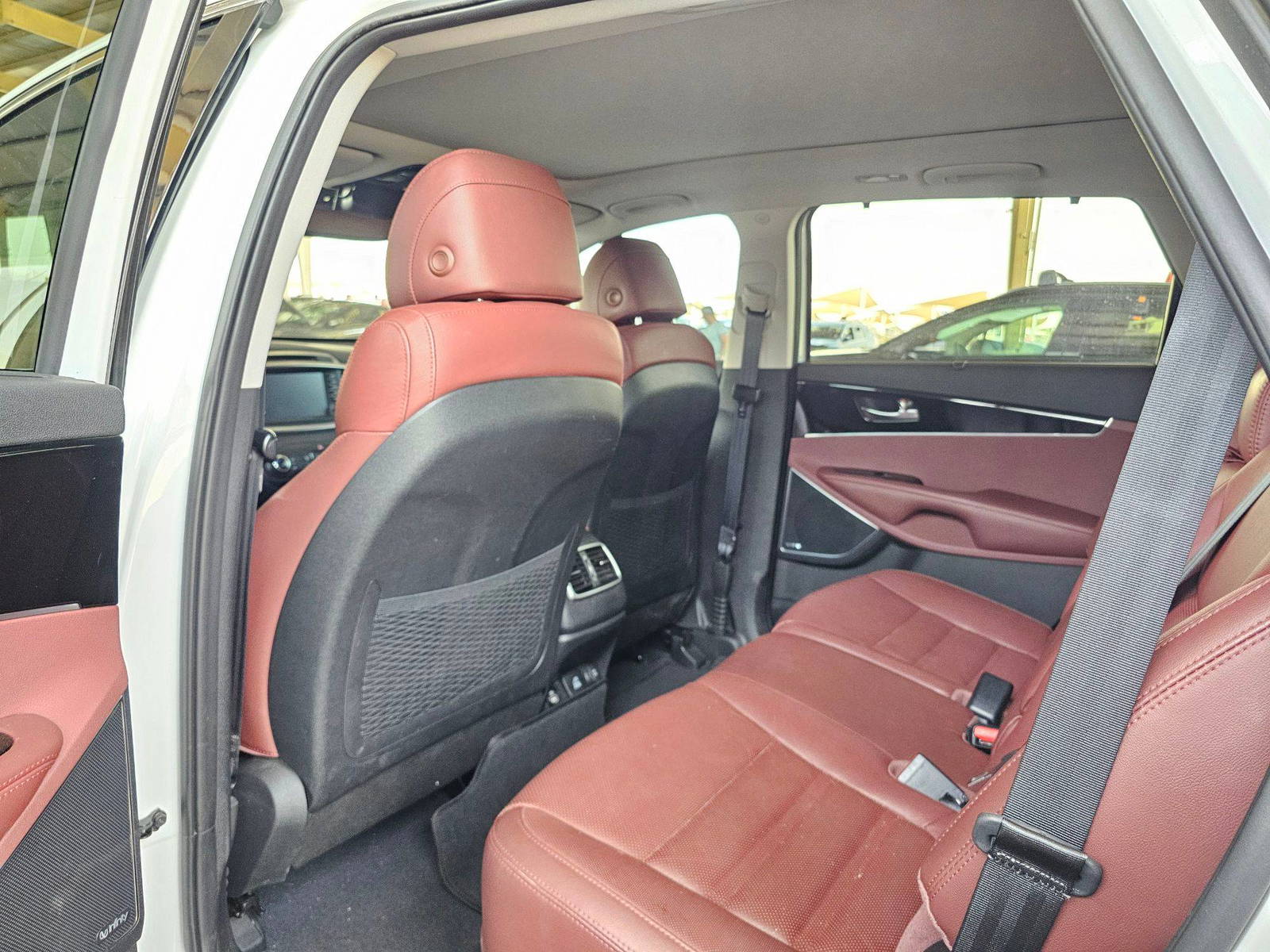 2017 KIA SORENTO — 113218 Miles — Lot G279203 — Souq - Marhaba Auctions Used Cars - Image 6