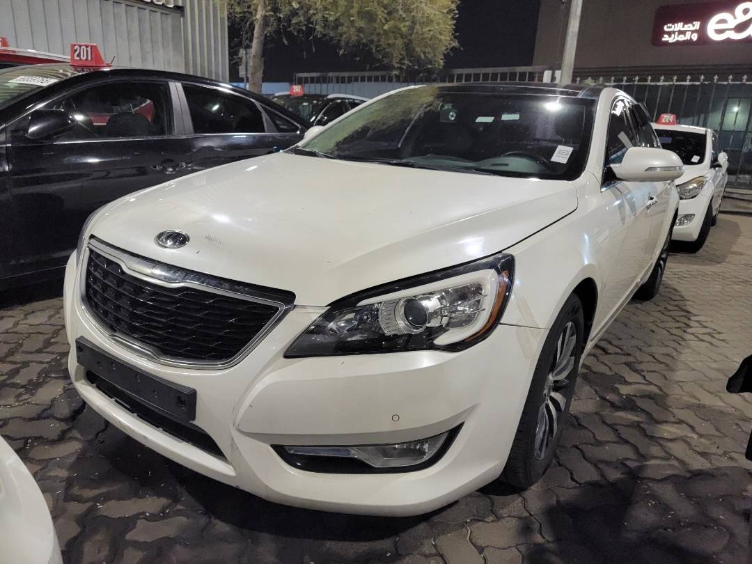 2012 KIA K7 — 320016 KM — Lot 69369 — Main - Marhaba Auctions Used Cars - Image 5