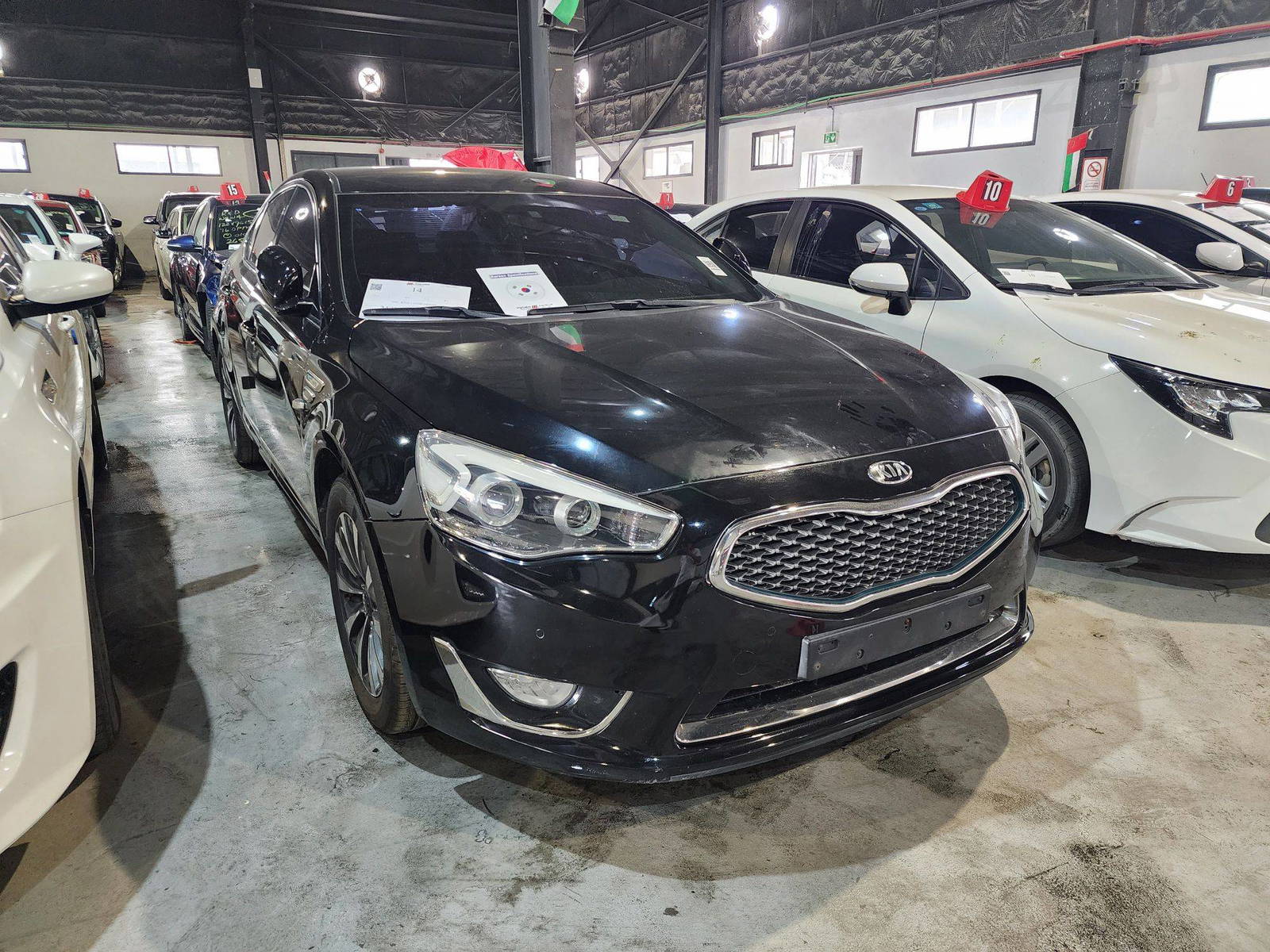 2014 KIA K7 — 211491 KM — Lot 2256 — Al Quoz - Marhaba Auctions Used Cars - Image 3