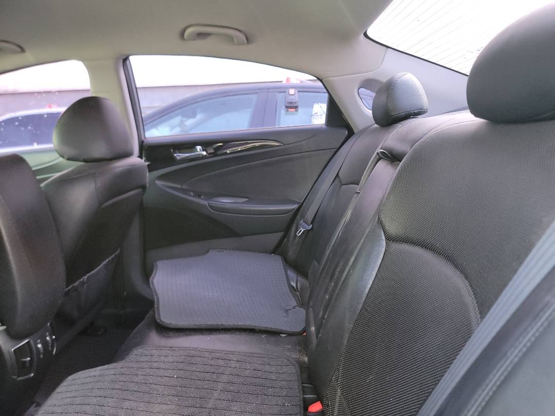 2010 HYUNDAI SONATA — 106413 KM — Lot 061831 — Main - Marhaba Auctions Used Cars - Image 7