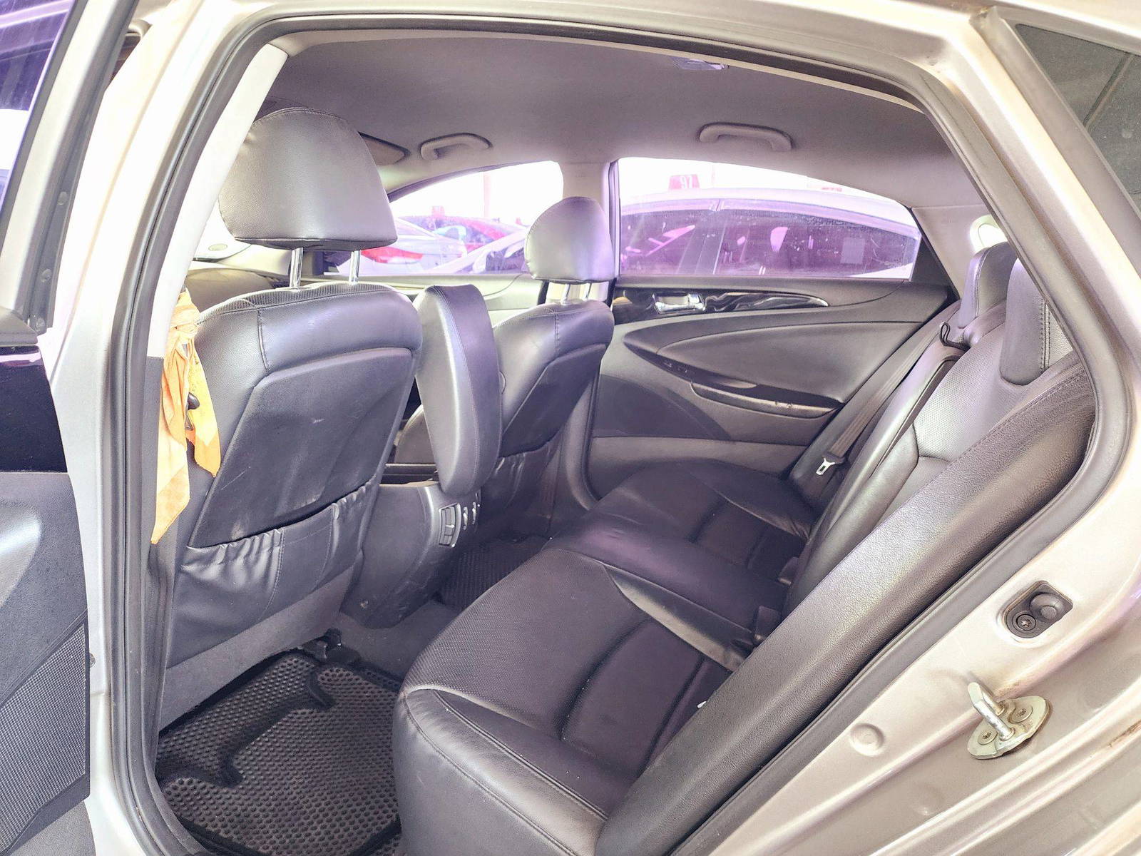 2011 HYUNDAI SONATA — 227070 KM — Lot 341616 — Souq - Marhaba Auctions Used Cars - Image 6