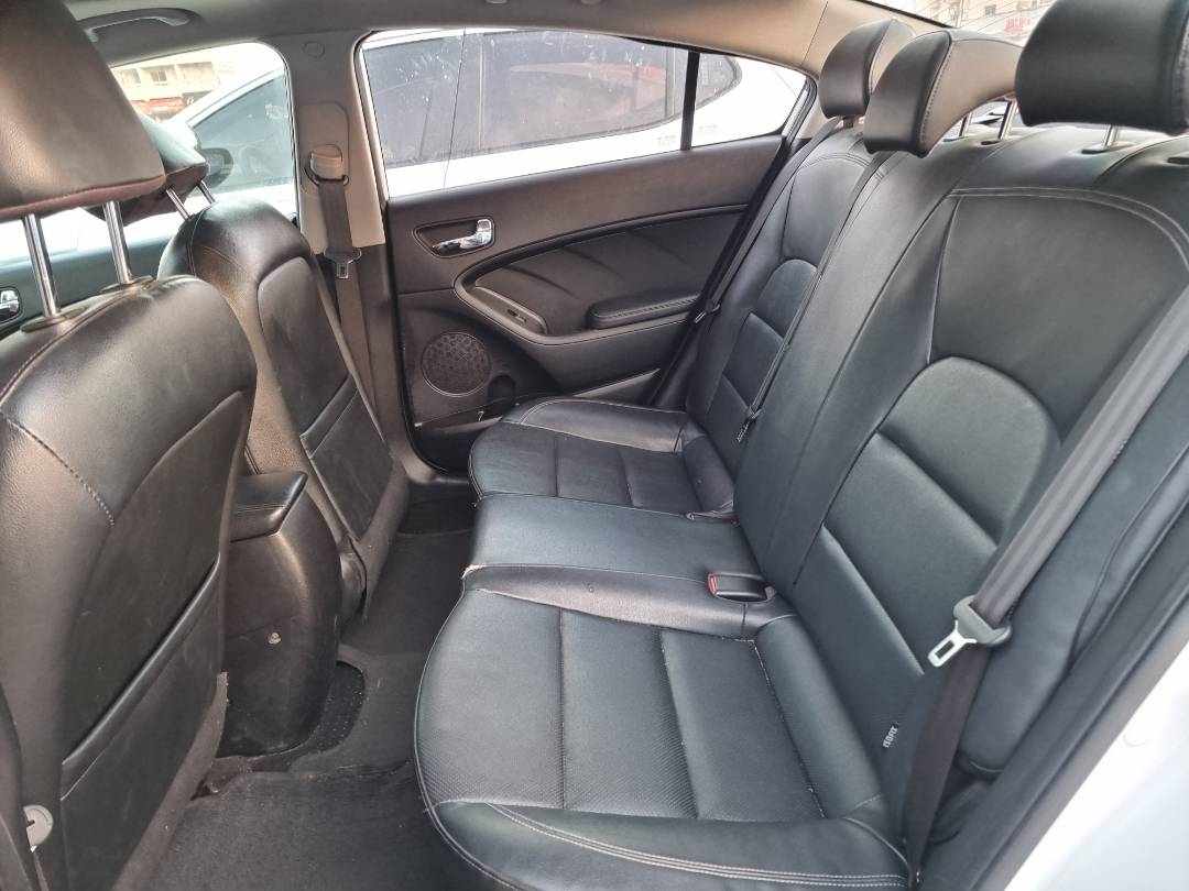 2013 KIA K3 — 253591 KM — Lot 124587 — Souq - Marhaba Auctions Used Cars - Image 6