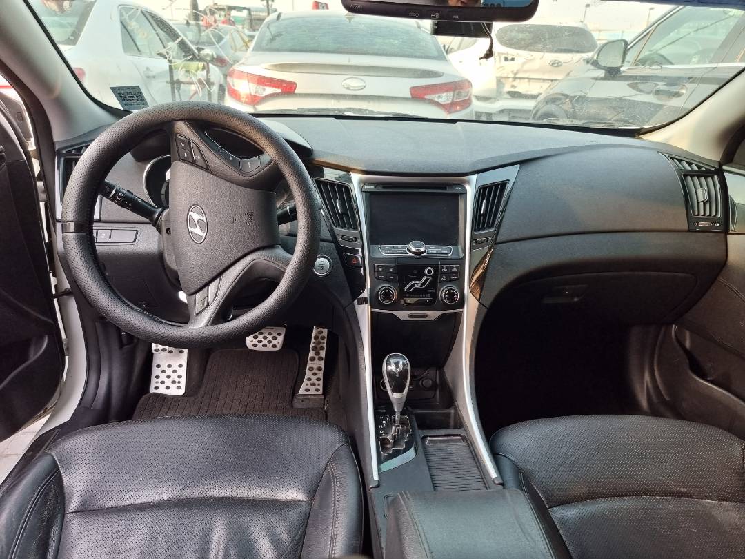 2010 HYUNDAI SONATA — 233478 KM — Lot 215487 — Main - Marhaba Auctions Used Cars - Image 8