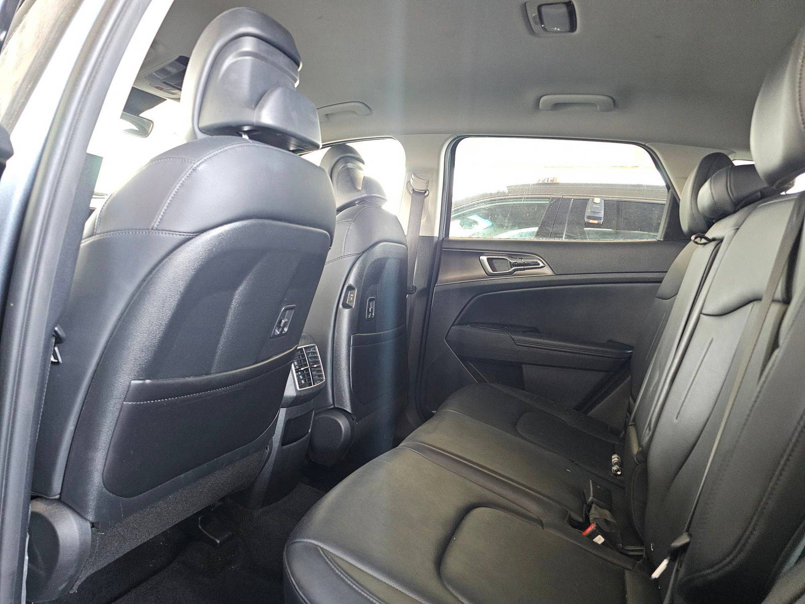 KIA SPORTAGE 2023 - Marhaba Auction Used Cars - Image 6