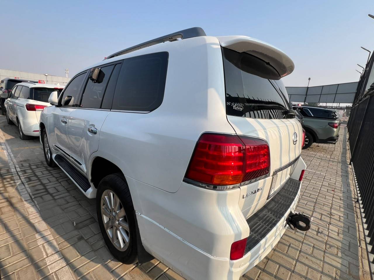 2011 LEXUS LX 570 — 429037 KM — Lot 4069473 - Marhaba Auctions Used Cars - Image 6