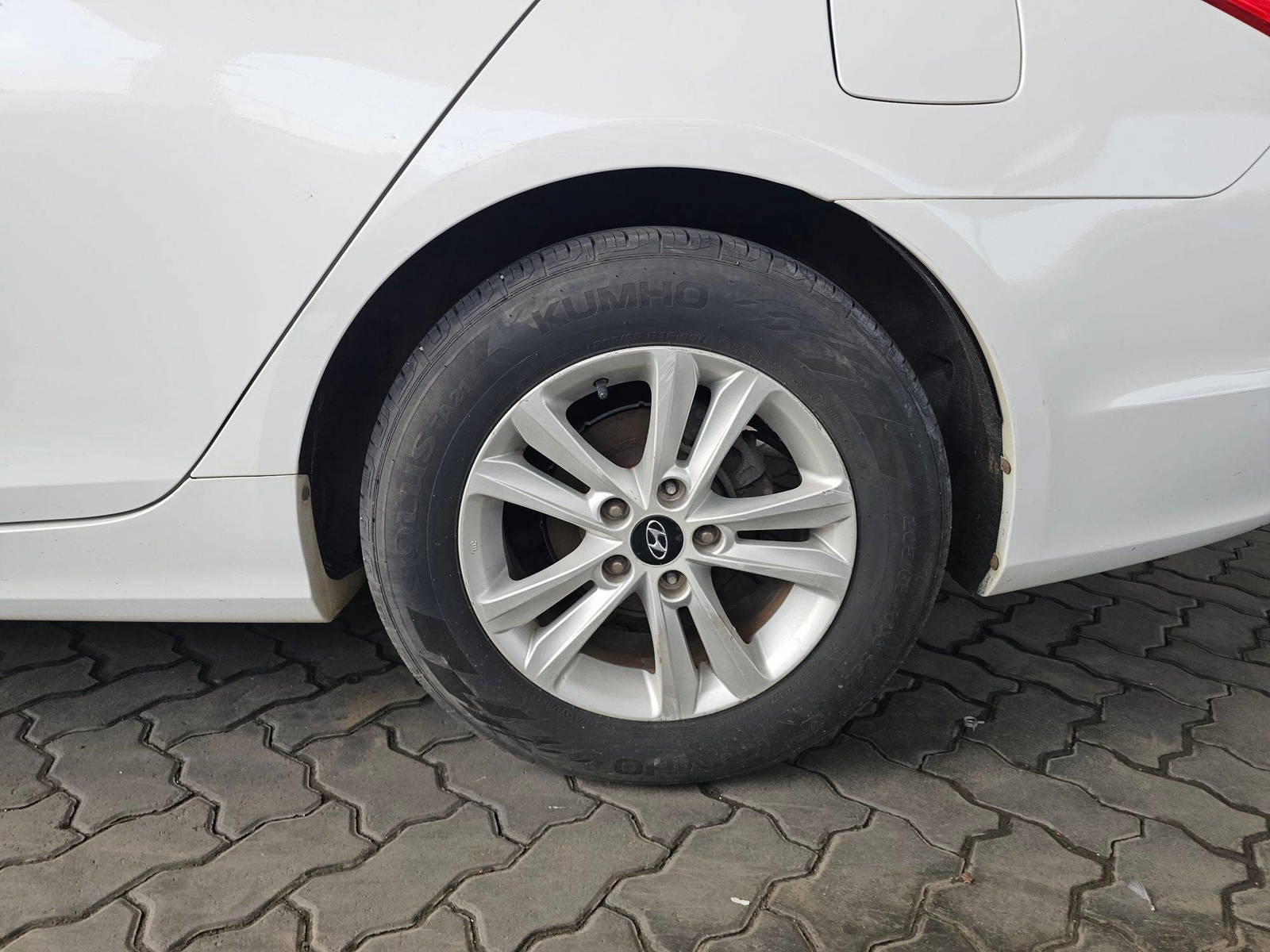 HYUNDAI SONATA 2011 - Marhaba Auction Used Cars - Image 11