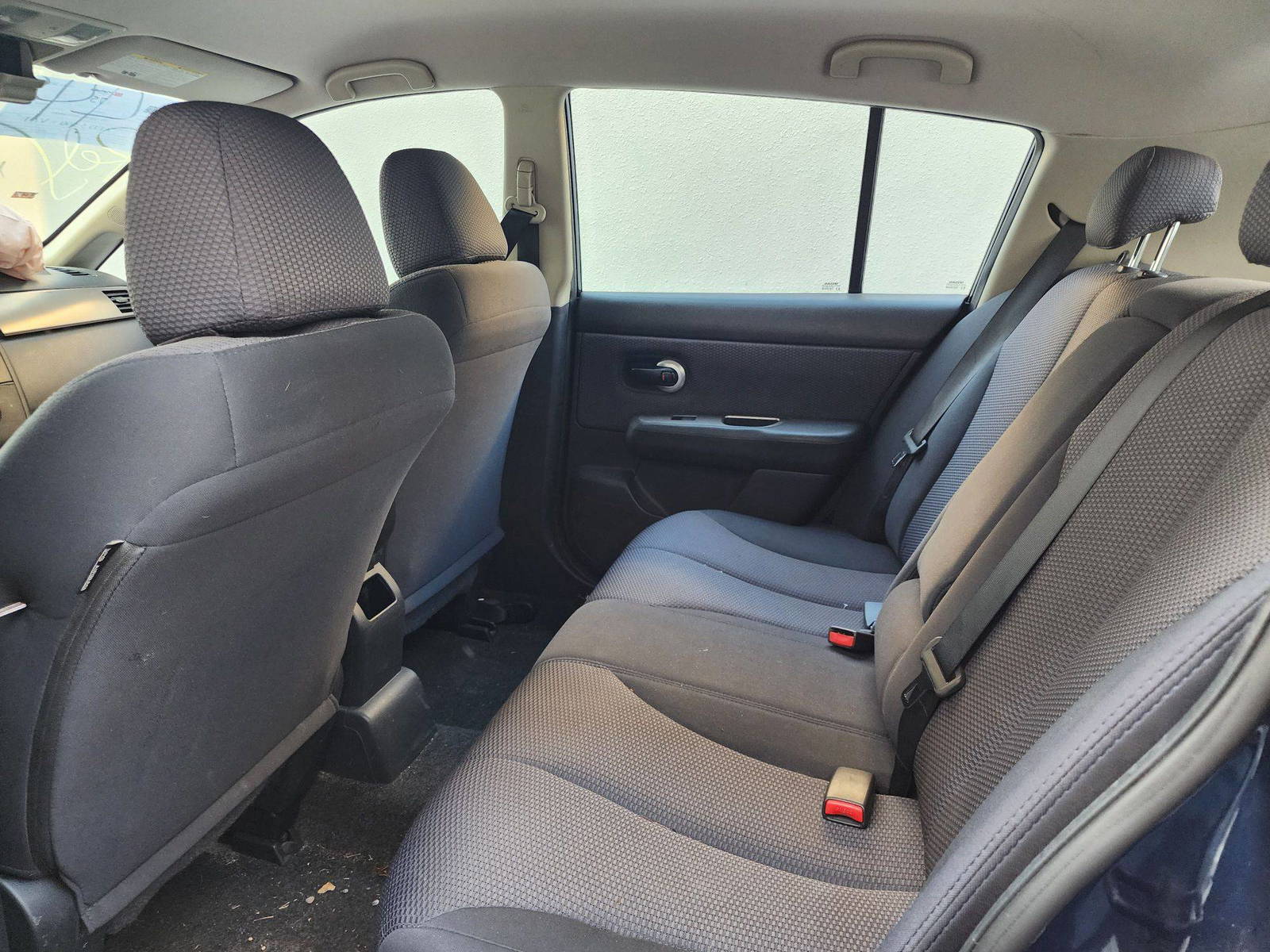 2007 NISSAN VERSA — 150862 Miles — Lot 449905 — Al Quoz - Marhaba Auctions Used Cars - Image 7