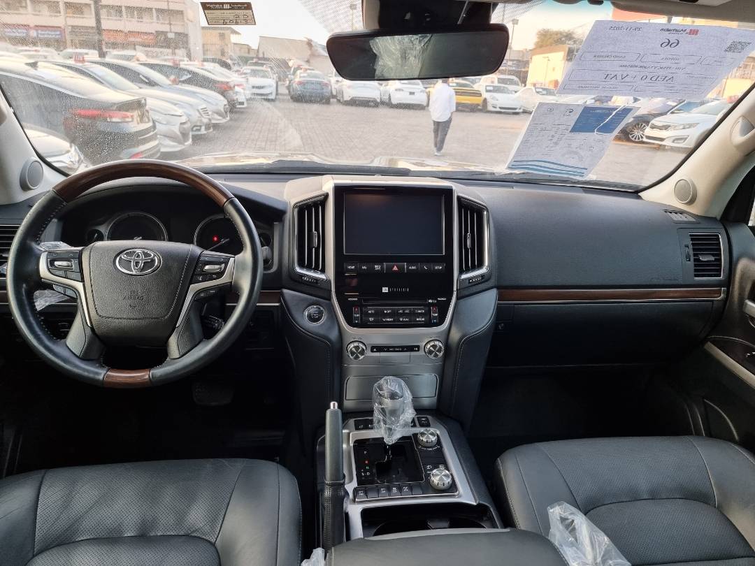 TOYOTA LAND CRUISER 2019 - Marhaba Auction Used Cars - Image 7