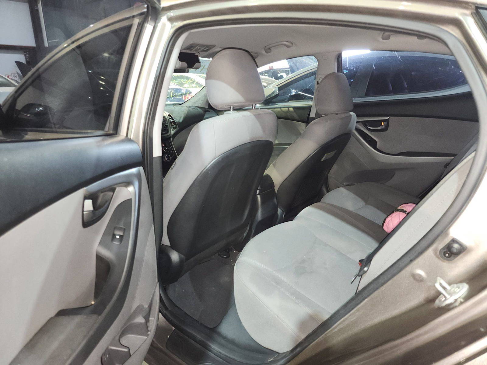 2014 HYUNDAI ELANTRA — 199298 KM — Lot 12304986 — Al Quoz - Marhaba Auctions Used Cars - Image 7