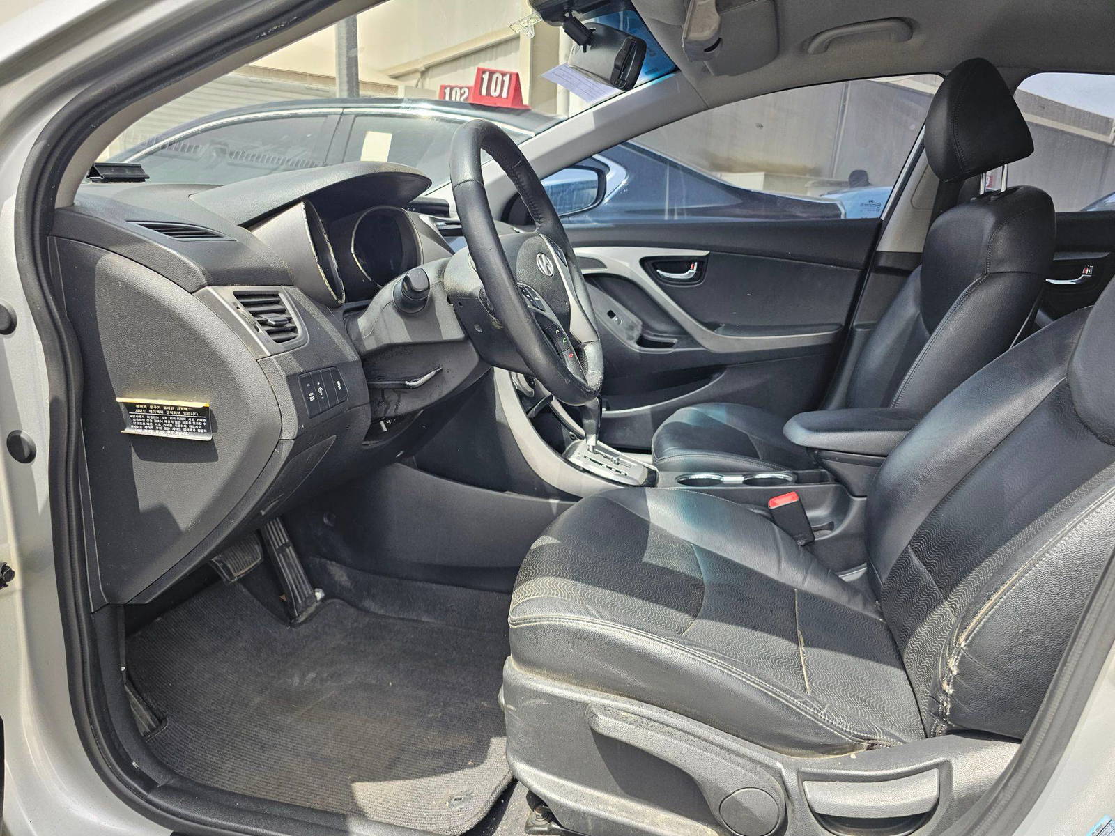 2011 HYUNDAI AVANTE — 209311 KM — Lot 077344 — Souq - Marhaba Auctions Used Cars - Image 8