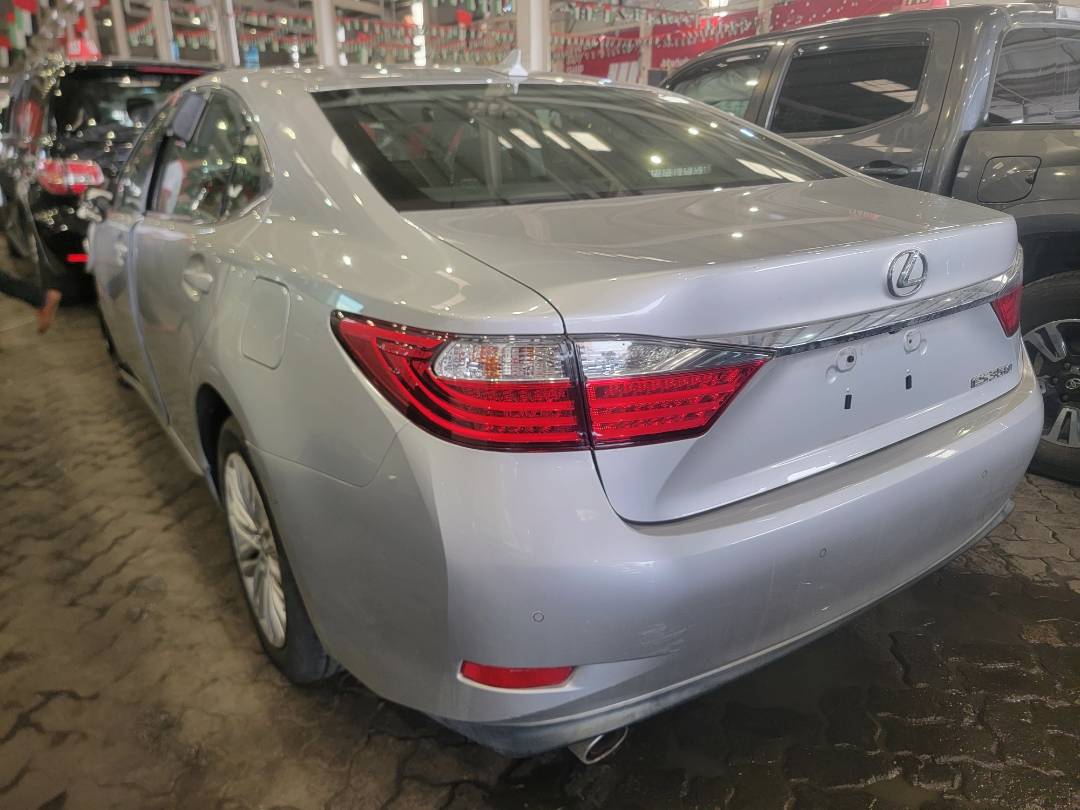 2014 LEXUS ES 350 — 109372 Miles — Lot 2113053 — Main - Marhaba Auctions Used Cars - Image 4
