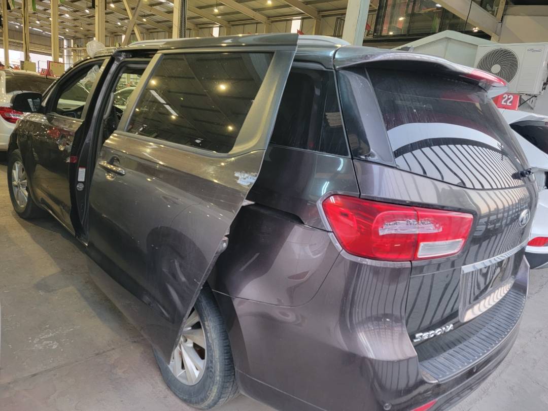 2016 KIA SEDONA — 99500 Miles — Lot 38434753 — Main - Marhaba Auctions Used Cars - Image 3