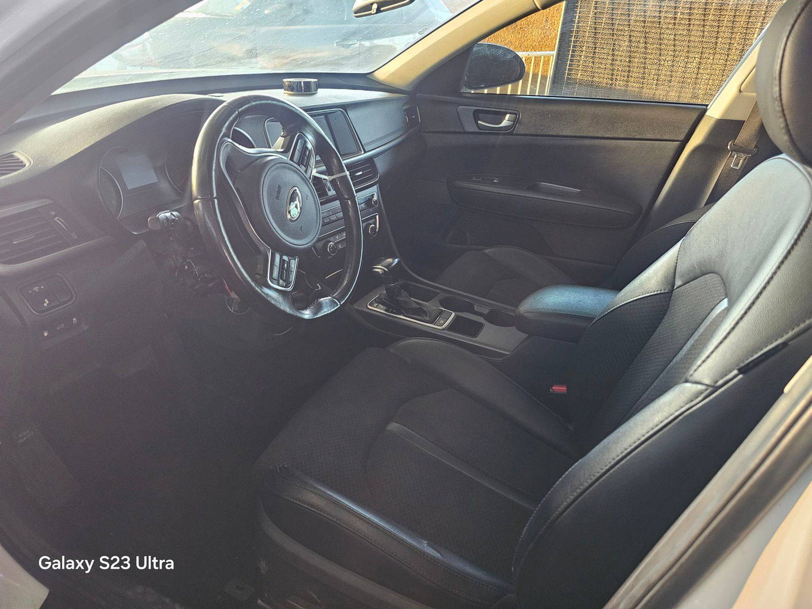 2018 KIA OPTIMA — 97533 Miles — Lot 43022137 — Main - Marhaba Auctions Used Cars - Image 8
