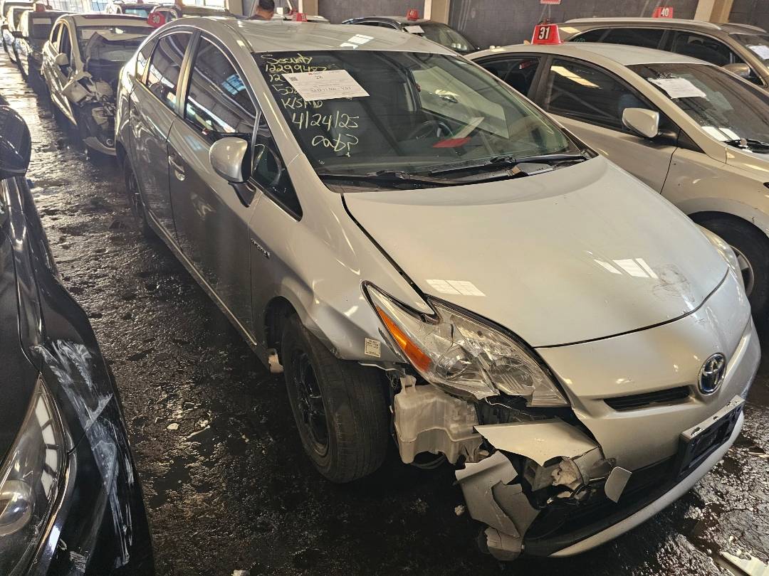 2012 TOYOTA PRIUS — 232735 KM — Lot 12299487 — Main - Marhaba Auctions Used Cars - Image 4