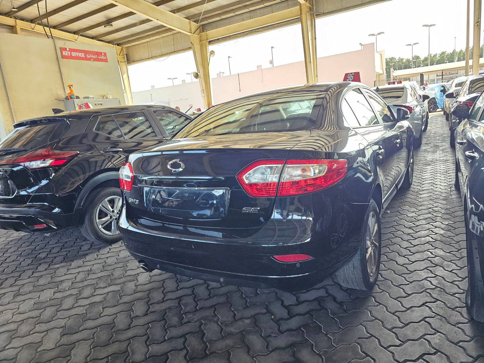 2015 RENAULT SM3 — 185354 KM — Lot P169592 — Souq - Marhaba Auctions Used Cars - Image 4