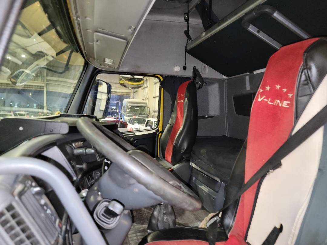 2013 VOLVO FH-Series — 1134554 KM — Lot 647438 - Marhaba Auctions Used Cars - Image 9