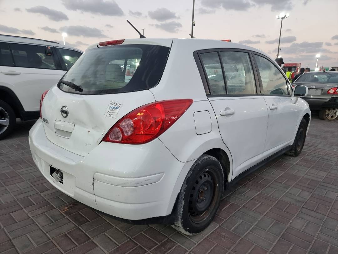 2011 NISSAN VERSA — 121902 KM — Lot 215487 — Souq - Marhaba Auctions Used Cars - Image 4
