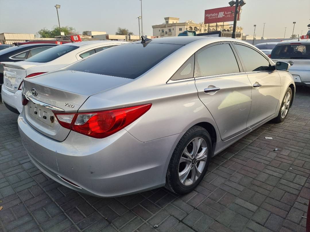 2010 HYUNDAI SONATA — 191935 KM — Lot 125487 — Ind. 12 - Marhaba Auctions Used Cars - Image 4