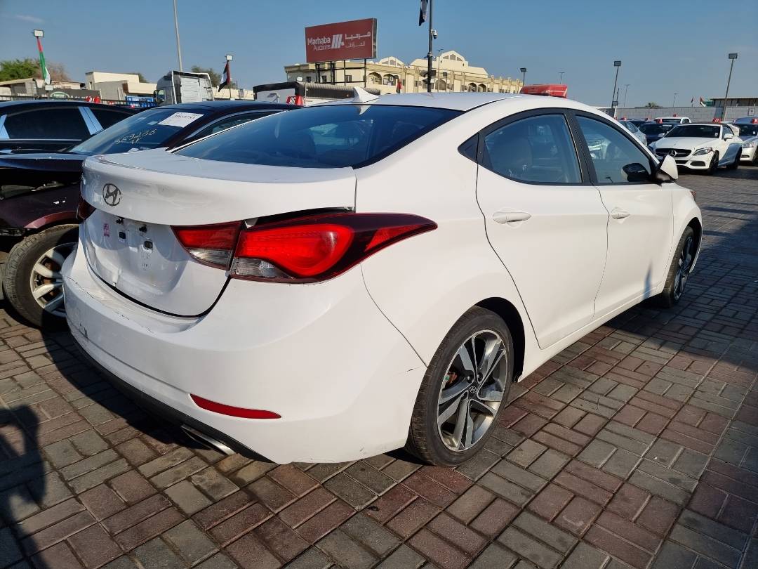 2015 HYUNDAI ELANTRA — 297474 KM — Lot 1234587 — Ind. 12 - Marhaba Auctions Used Cars - Image 4