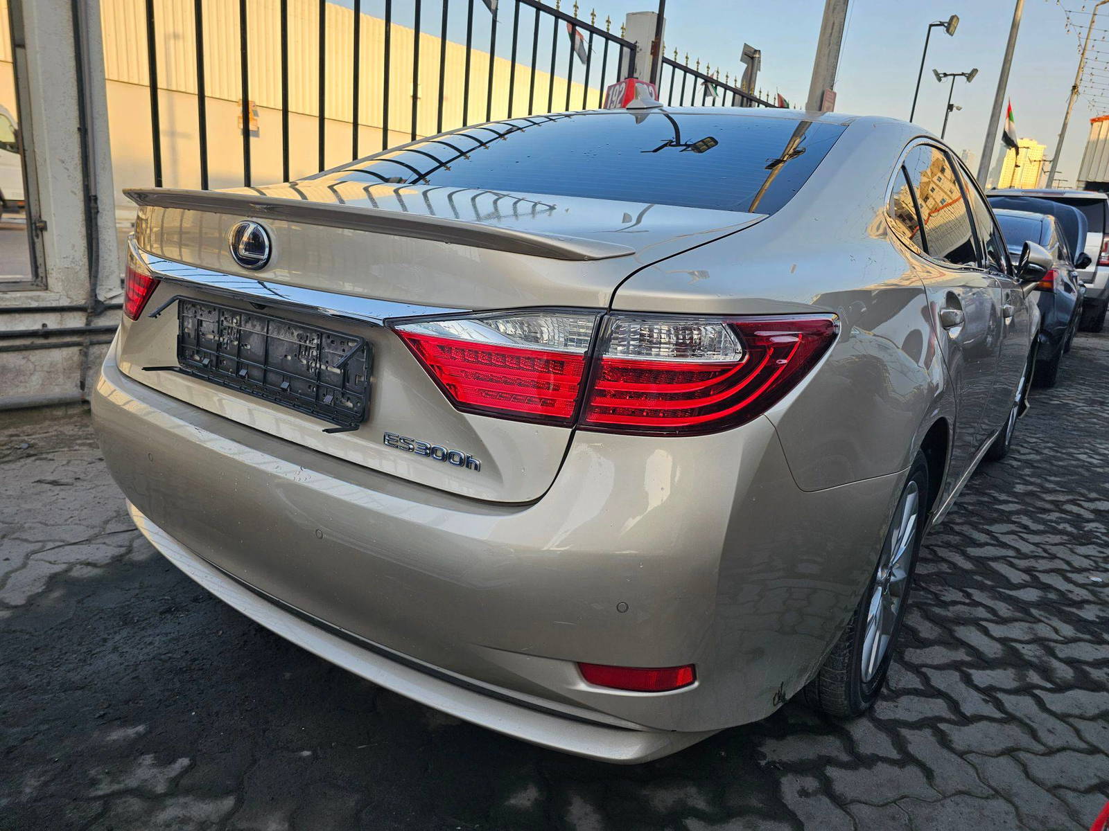 LEXUS ES 300H 2013 - Marhaba Auction Used Cars - Image 9