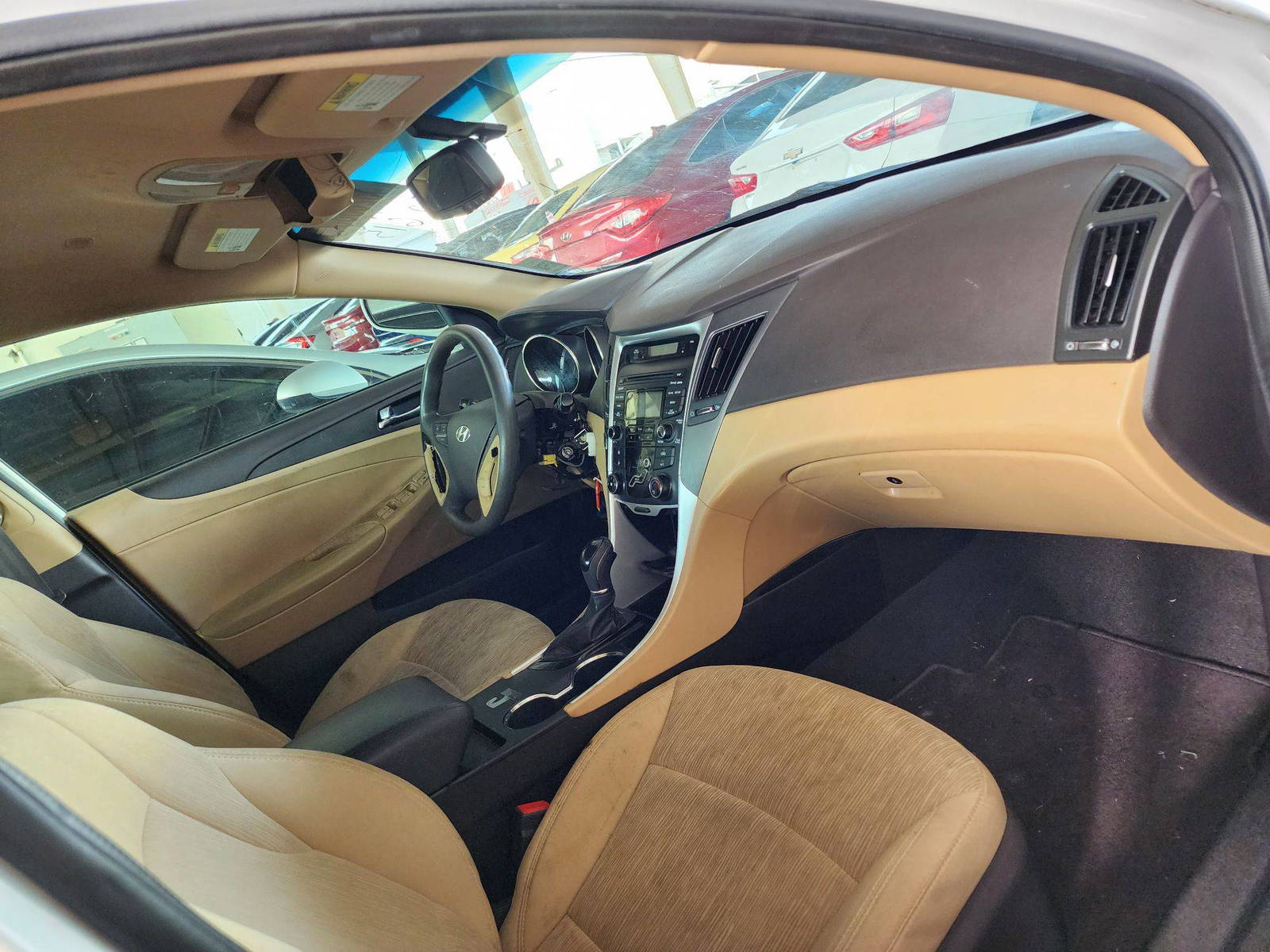 2012 HYUNDAI SONATA — 146419 Miles — Lot 45263884 — Souq - Marhaba Auctions Used Cars - Image 5