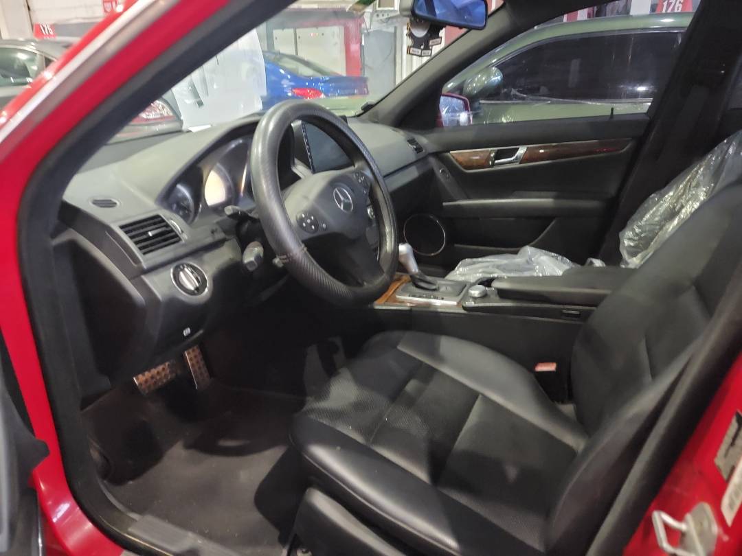 2010 MERCEDES BENZ C300 — 137275 Miles — Lot R103559 — Main - Marhaba Auctions Used Cars - Image 8