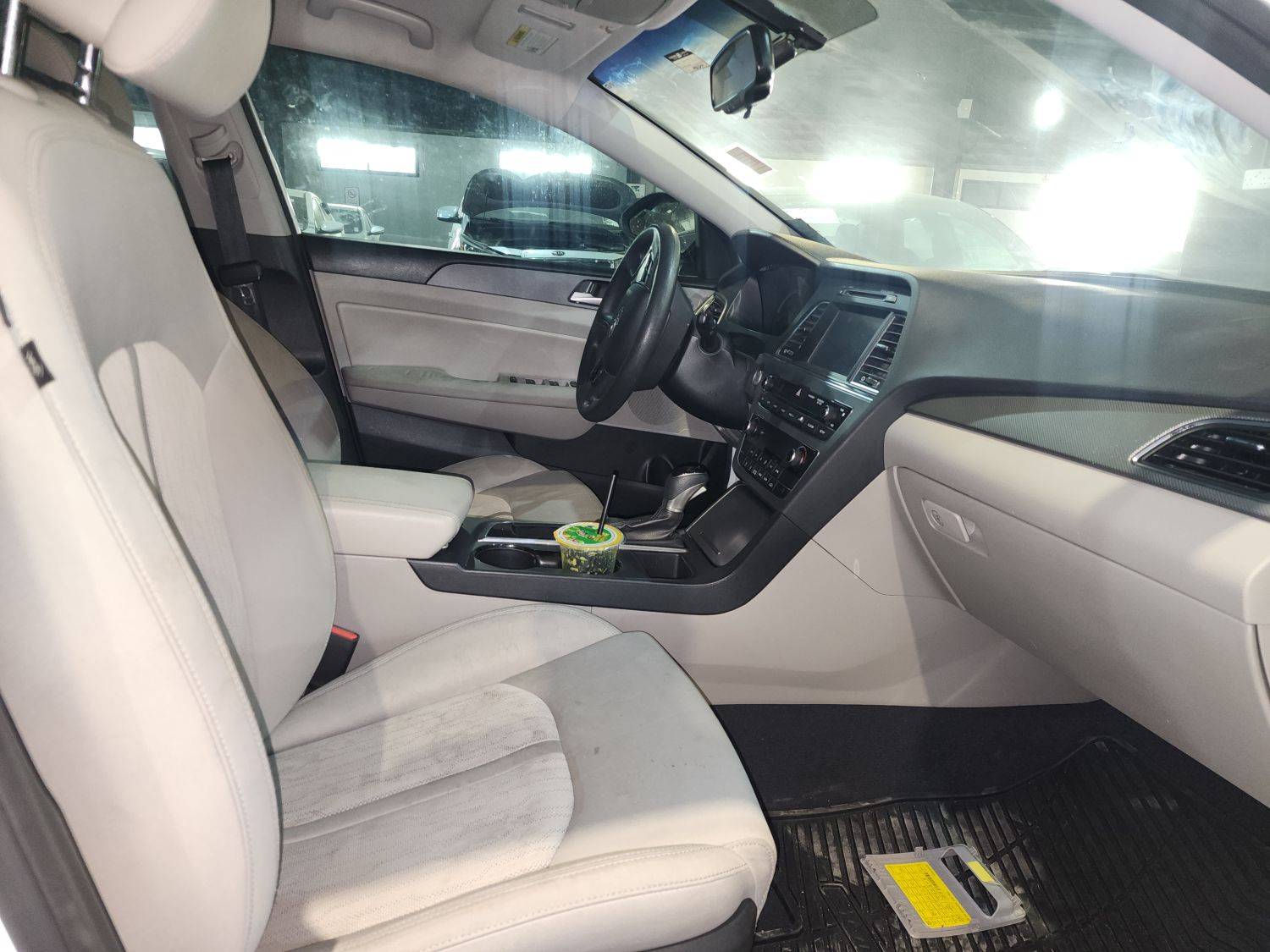 2017 HYUNDAI SONATA — 142300 Miles — Lot 3489283 — Al Quoz - Marhaba Auctions Used Cars - Image 7