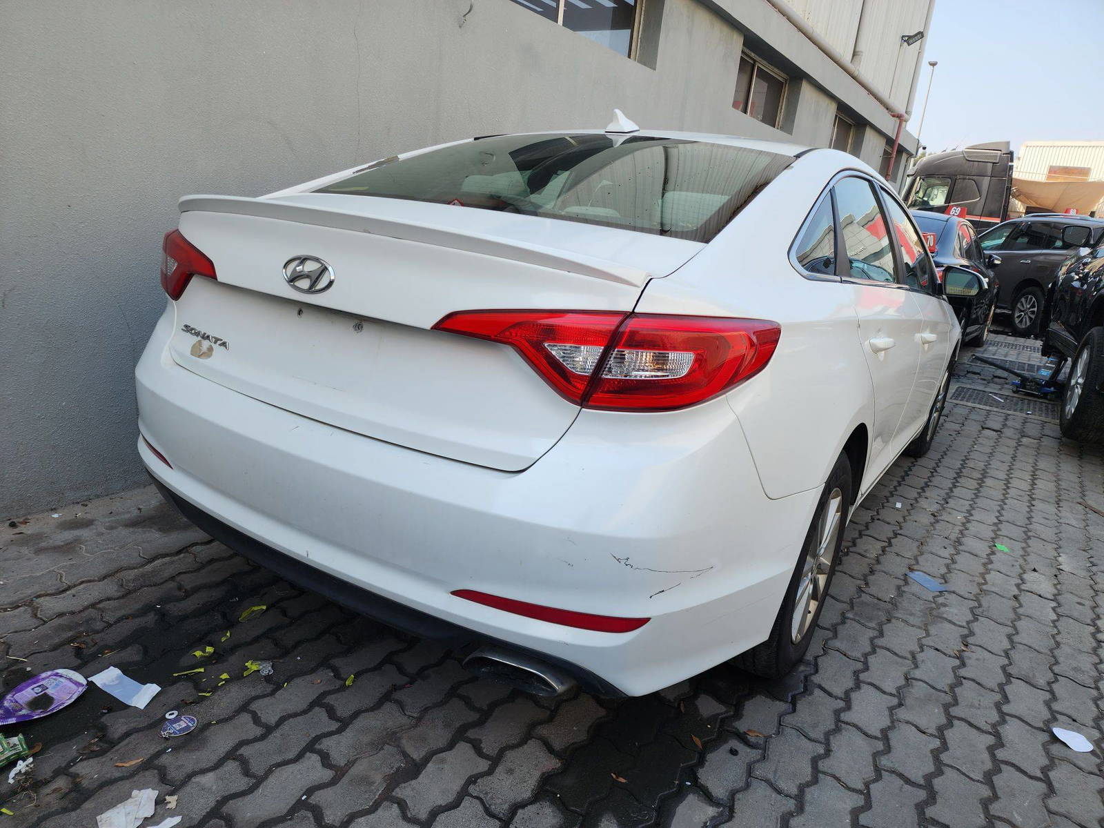 2017 HYUNDAI SONATA — 186930 Miles — Lot 27484 — Al Quoz - Marhaba Auctions Used Cars - Image 5