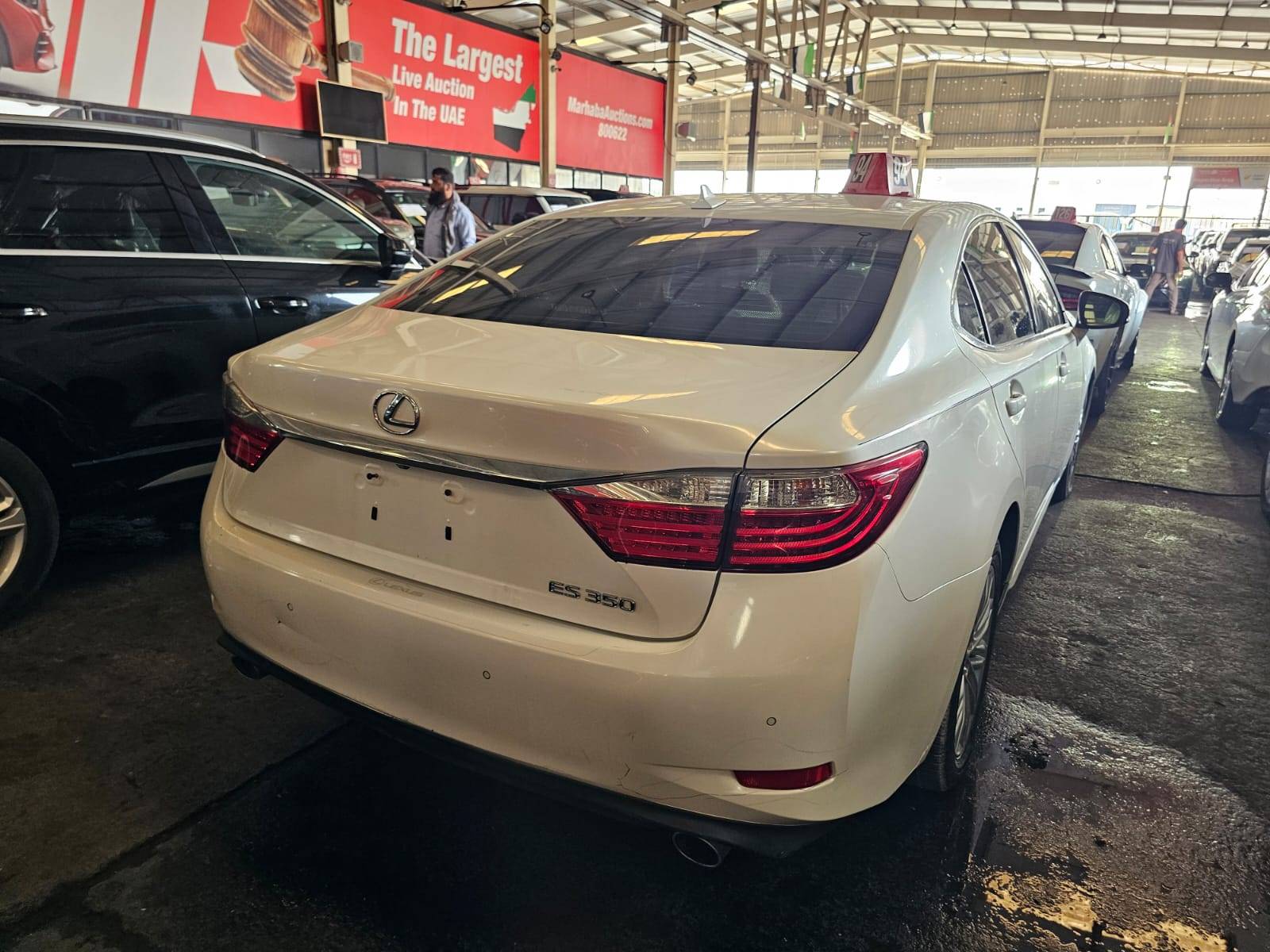 2013 LEXUS ES 330 — 104030 Miles — Lot GXD2071811 — Main - Marhaba Auctions Used Cars - Image 4