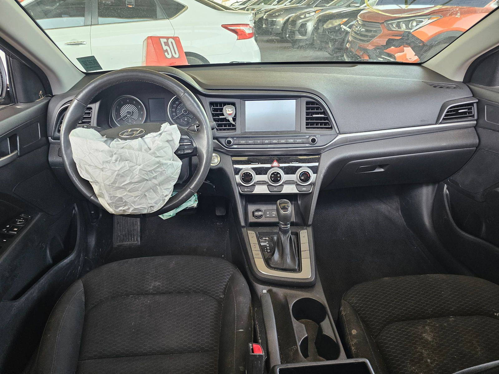 2019 HYUNDAI ELANTRA — 130825 KM — Lot 84055204 — Souq - Marhaba Auctions Used Cars - Image 7