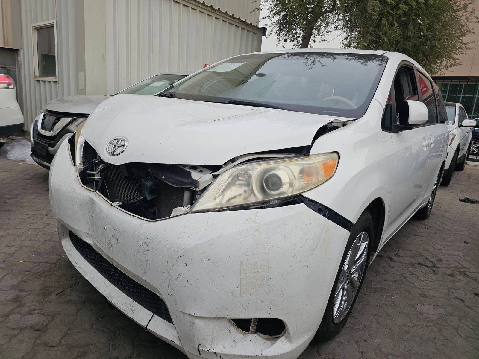 2011 TOYOTA SIENNA — 177886 Miles — Lot BS013650 — Main - Marhaba Auctions Used Cars - Image 3