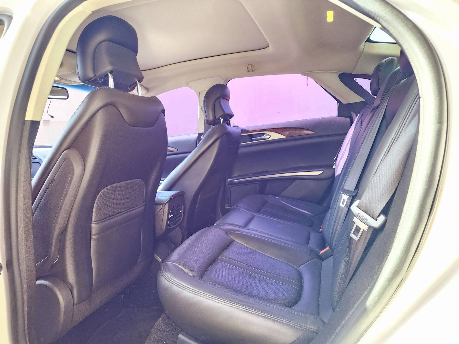 2014 LINCOLN MKZ — 206376 KM — Lot ER813015 — Souq - Marhaba Auctions Used Cars - Image 6
