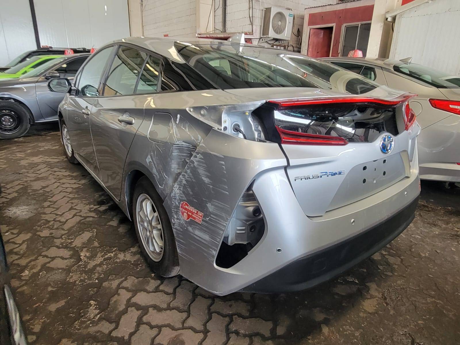 2017 TOYOTA PRIUS — 20120 Miles — Lot 3040600 — Main - Marhaba Auctions Used Cars - Image 6