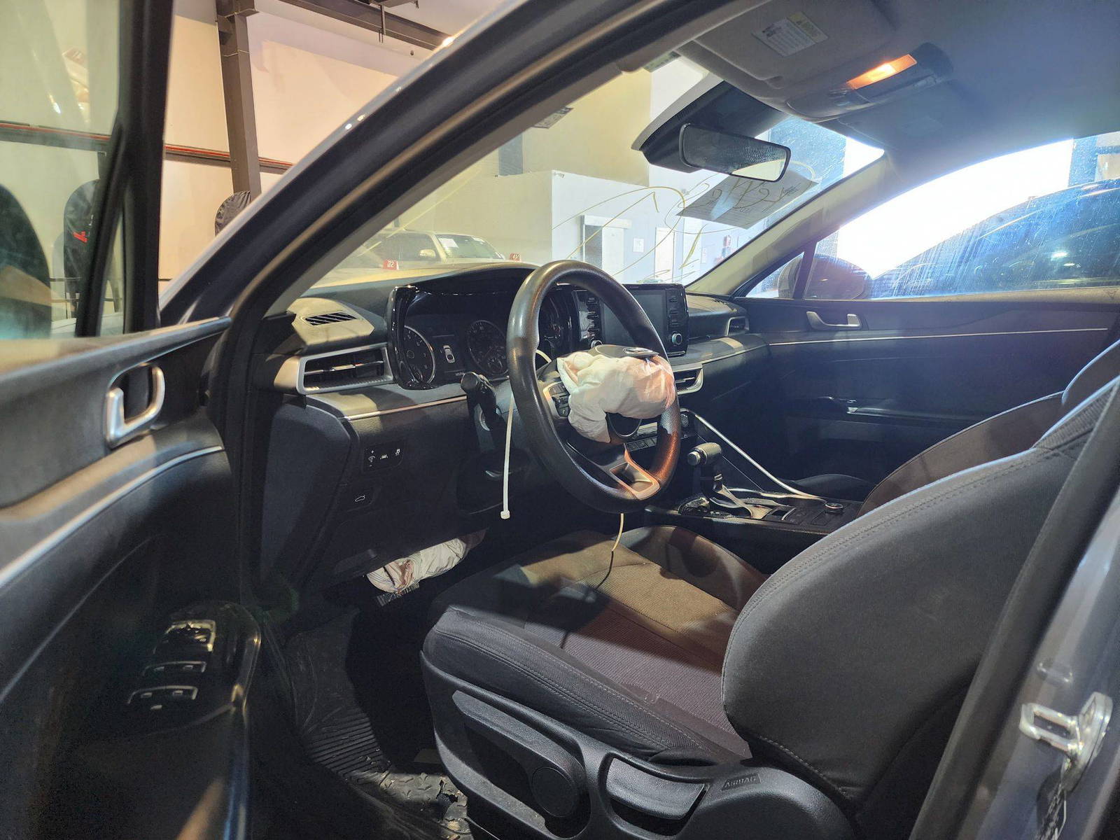 2021 KIA K5 — 165254 Miles — Lot 027159 — Souq - Marhaba Auctions Used Cars - Image 10