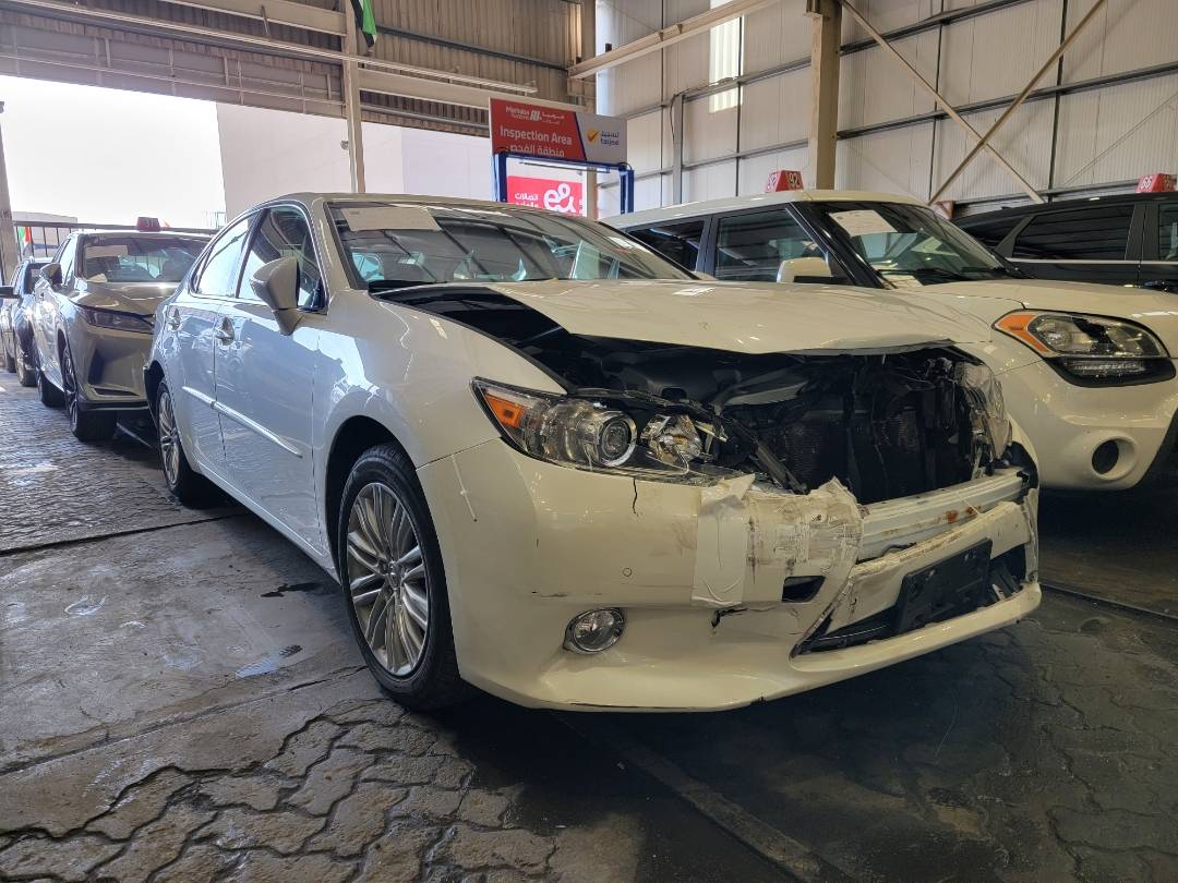 2013 LEXUS ES 350 — 61882 Miles — Lot 2079596 — Main - Marhaba Auctions Used Cars - Image 4
