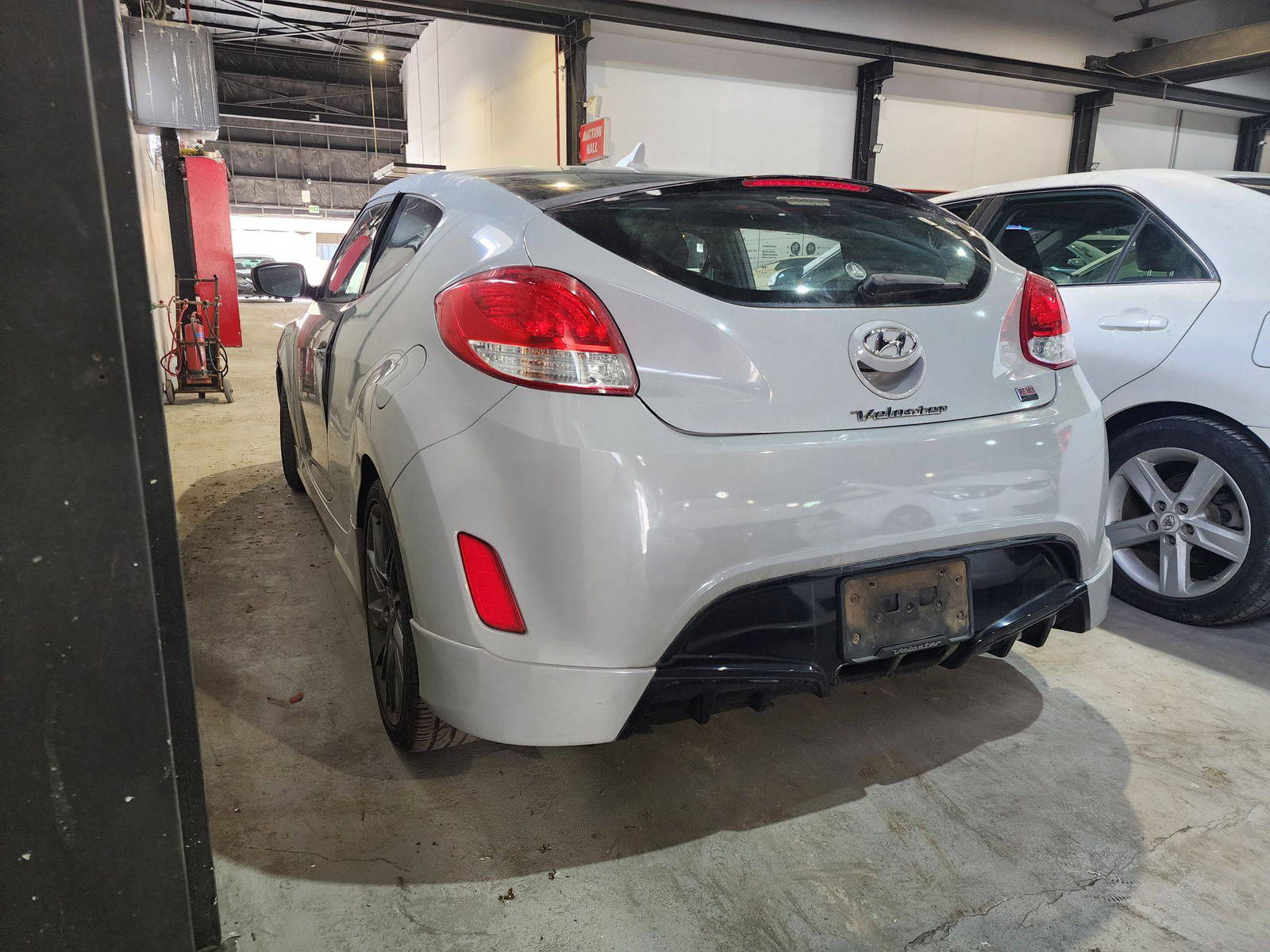 2013 HYUNDAI VELOSTER — 137857 Miles — Lot 80698085 — Al Quoz - Marhaba Auctions Used Cars - Image 6
