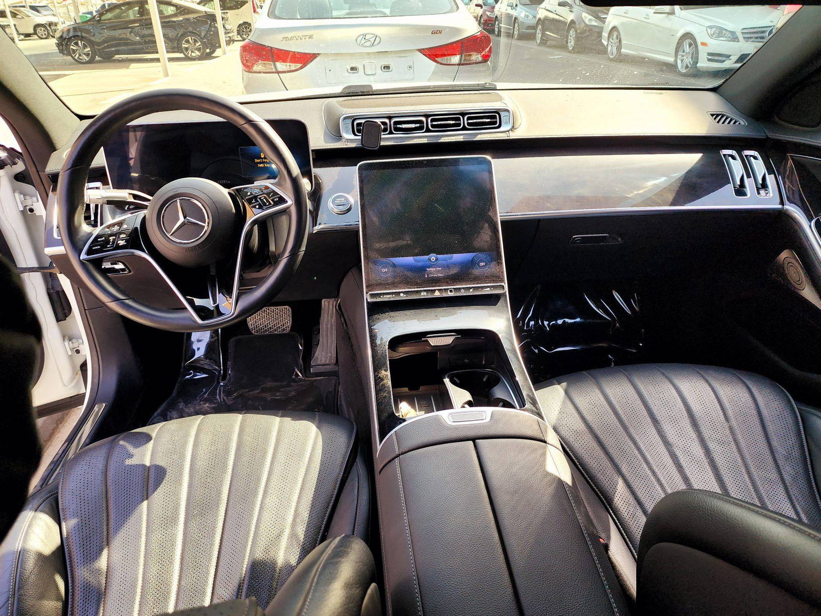 2022 MERCEDES BENZ S 500 — 13297 KM — Lot DB7NA066492 — Souq - Marhaba Auctions Used Cars - Image 7