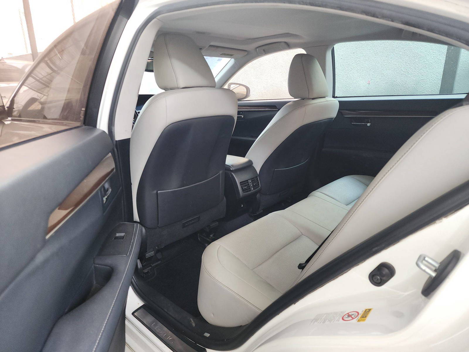 2015 LEXUS ES 350 — 139423 Miles — Lot 2206116 — Ind. 12 - Marhaba Auctions Used Cars - Image 7
