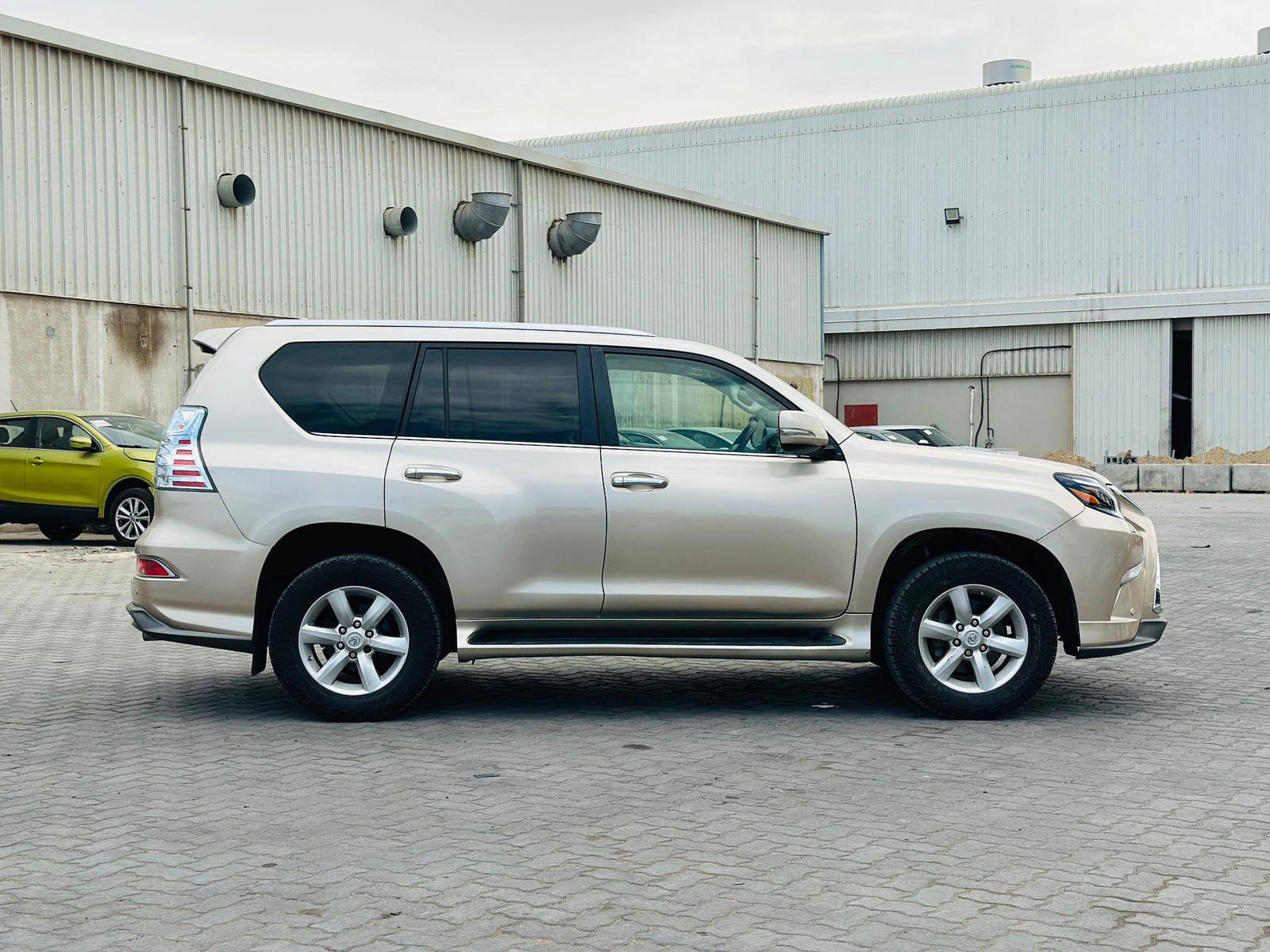 2010 LEXUS GX 460 — 175644 Miles — Lot 75453234 — Ind. 12 - Marhaba Auctions Used Cars - Image 9