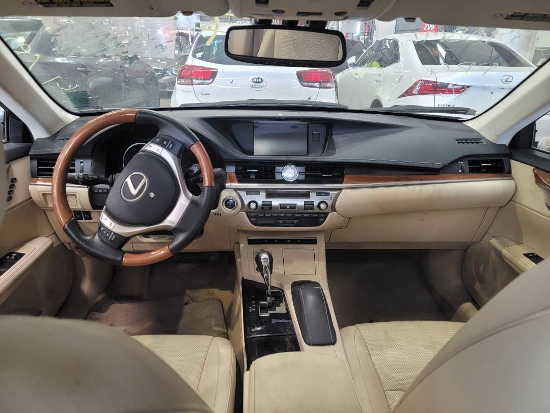 2014 LEXUS ES 300 — 107482 Miles — Lot 2055599 — Main - Marhaba Auctions Used Cars - Image 7